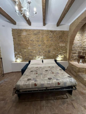 Borgo di Mezzo Castelnuovo Dell'abate